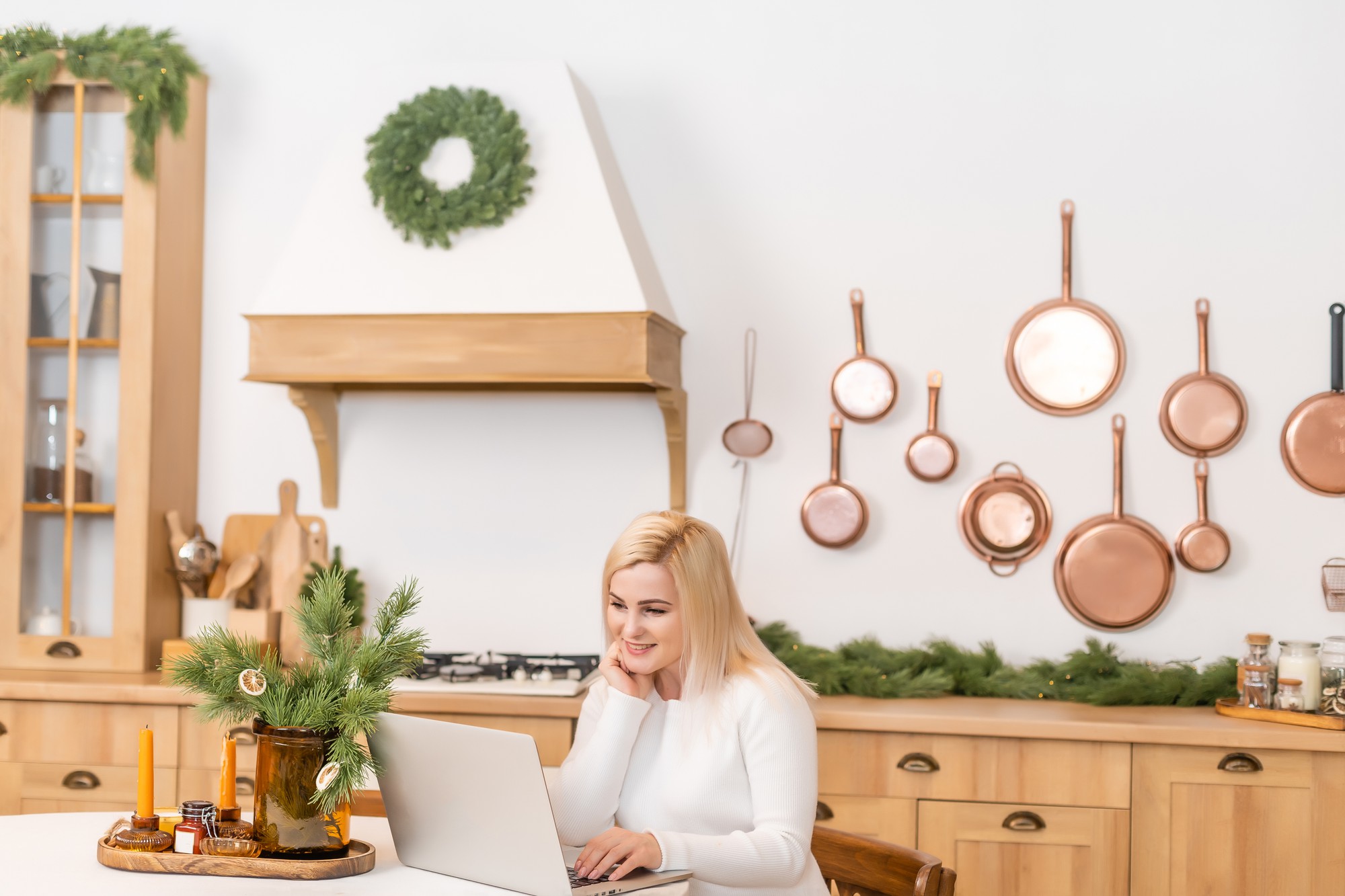 Spazio cucina luminoso e accogliente